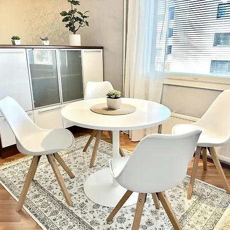 Apartment Iso Kaksio Laehellae Keskustaa