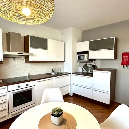 Iso Saunallinen Kaksio Laehellae Keskustaa Apartment *