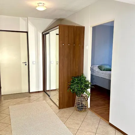 Apartment Iso Kaksio Laehellae Keskustaa *